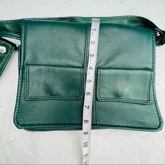 Pace Setter Vintage Dark Green Flap Close Shoulder Purse - Picture 10 of 11
